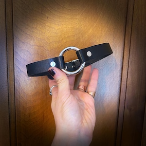 FLAWED O-Ring Choker -- Black Leather Choker