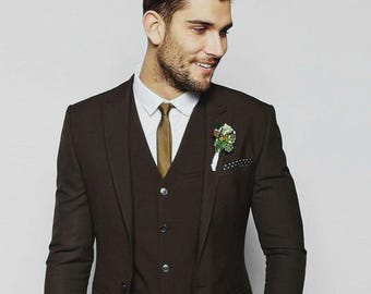 Maßgeschneiderter brauner Slim Fit Anzug für die Hochzeit