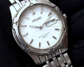 Vintage Seiko Quartz Watch for Men White Dial Case Size 37.8mm