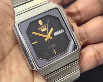Vintage Seiko H557 5100 LCD DIGITAL Men Quartz Watch Japan JDM