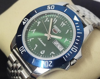 Orologio da uomo vintage Seiko 5 automatico con quadrante verde e numeri arabi, dimensioni della cassa 42 mm