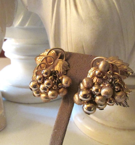 Vintage NAPIER Grape Cluster Earrings, Gold Grape… - image 2