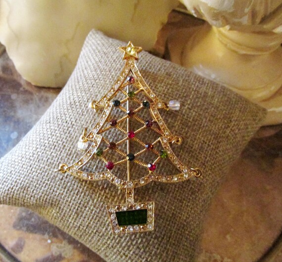 Vintage AVON Christmas Tree Pin, Rhinestone Holid… - image 8