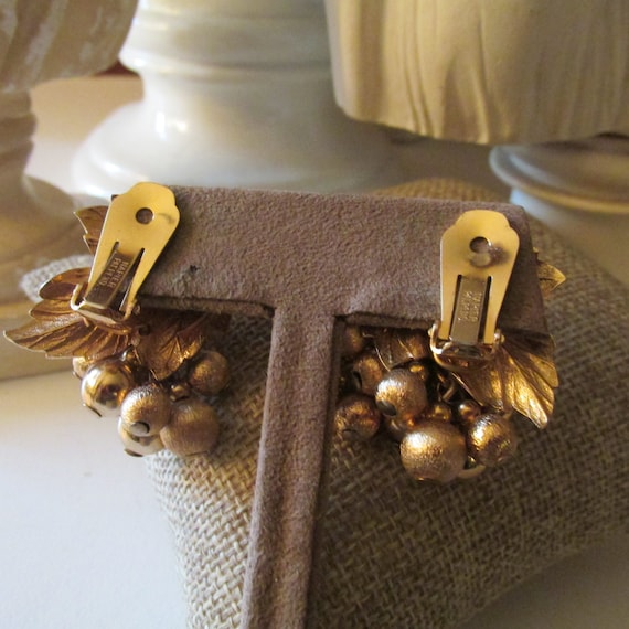 Vintage NAPIER Grape Cluster Earrings, Gold Grape… - image 3