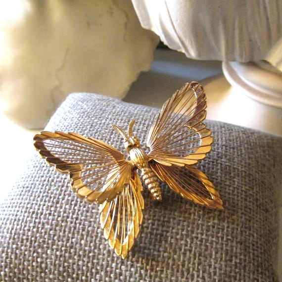 Vintage MONET Butterfly Scatter Pin, Iconic Two D… - image 6