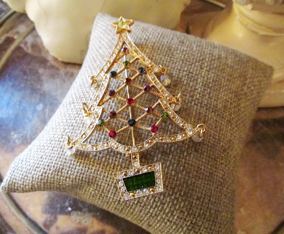 Vintage AVON Christmas Tree Pin, Rhinestone Holid… - image 3