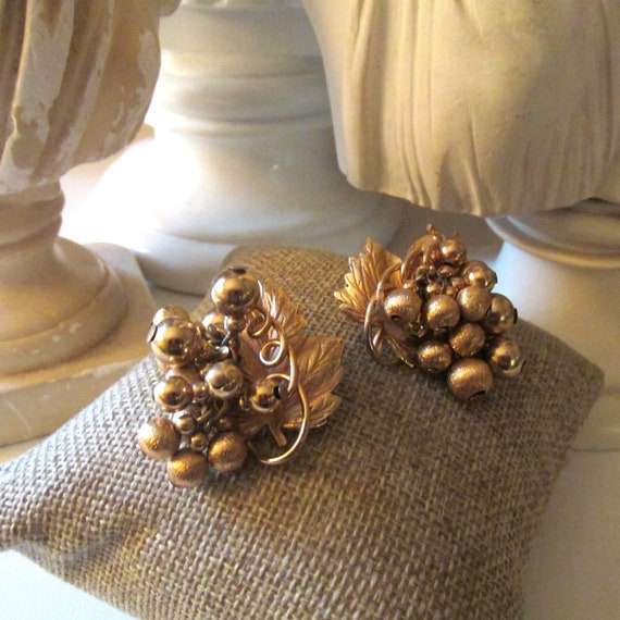 Vintage NAPIER Grape Cluster Earrings, Gold Grape… - image 4