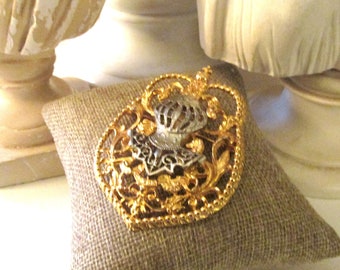 Signed ART Heraldic Shield Brooch, Royal Crest, Coat of Arms, Knight in Armor, 1960s Pin, Renaissance Style, Chic Lapel Pin, Vintage Brooch