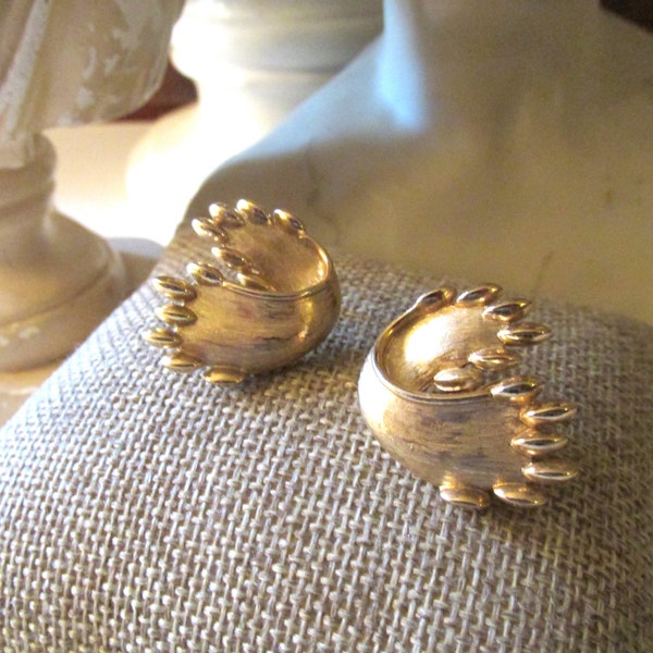 Vintage CROWN TRIFARI Gold Brushed Clip On Earrings