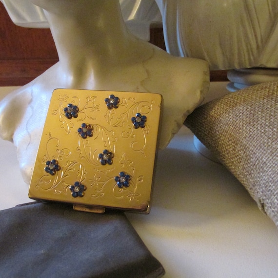 Elizabeth arden pillow cheap