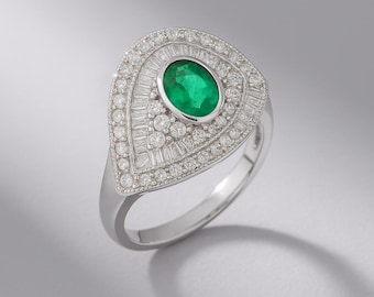 Oval Emerald Halo Ring – Art Deco Diamond Platinum Jewelry