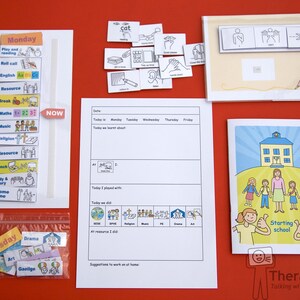 Op de afbeelding: Educatieve visuele hulpmiddelen voor kinderen, waaronder een schema voor maandag, activiteitenkaarten en een boekje getiteld "Starting school". De set bevat een doorzichtige plastic zak met activiteit labels en een werkblad.