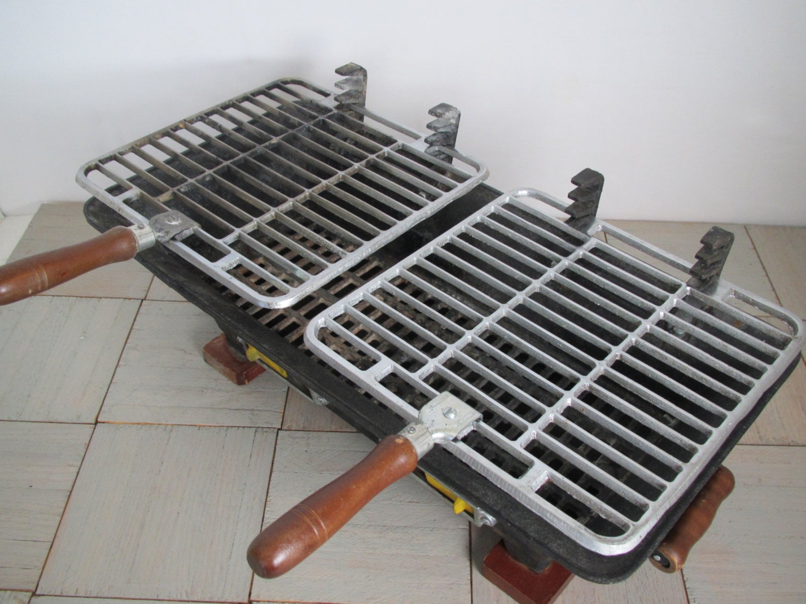 Vintage Hibachi grill / cast iron grill / decorative Etsy