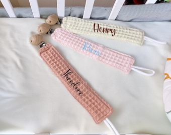 Personalized Macrame Pacifier Clip, Engraved Wood, Binky Clip, Baby Shower Gift