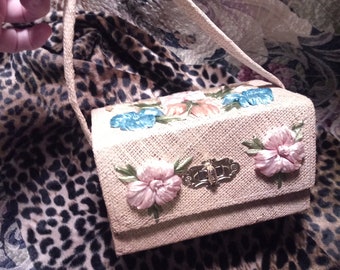 Vintage Straw Box Purse With Flower Accents. Rare!! Excellent!