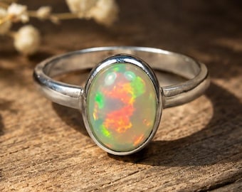 Naturlig etiopisk opalring, 925 sterlingsilver, nätt minimalistisk ring, eldopalring, handgjorda smycken, oktobers födelsesten, present till henne