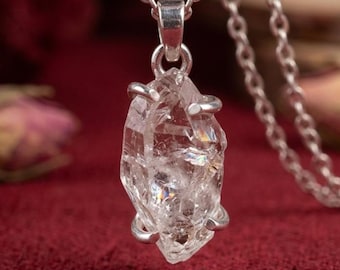 Rå Herkimer diamanthänge, 925 sterlingsilver, aprils födelsesten, helande kristallhänge, handgjorda bohemiska smycken, solitärpresent till henne