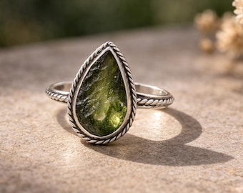 Grov Moldavitring 925 Sterling Silver, Rå Päronformad Kristallring, Naturlig Moldavitring, Handgjord Ring, Läkande Ring, Gåva till Henne
