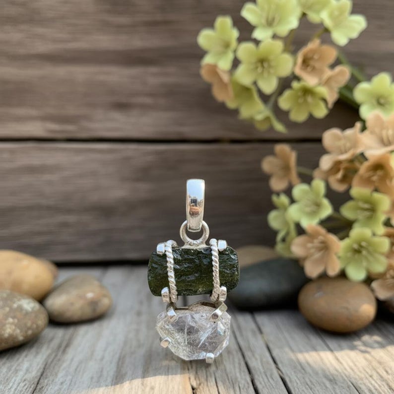 Naturligt Moldavit & Herkimerhänge, 925 Sterling Silver, Läkande Kristall Från Tjeckien, Rå Moldavit Energihänge, Boho Smycken bild 5
