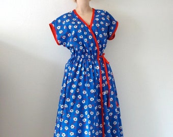 1970s Wrap Dress / floral print sundress / vintage spring & summer frock