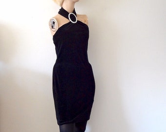Vestido de fiesta de la década de 1980 / Body de terciopelo negro con vaina halter / Zum Zum Vintage Prom