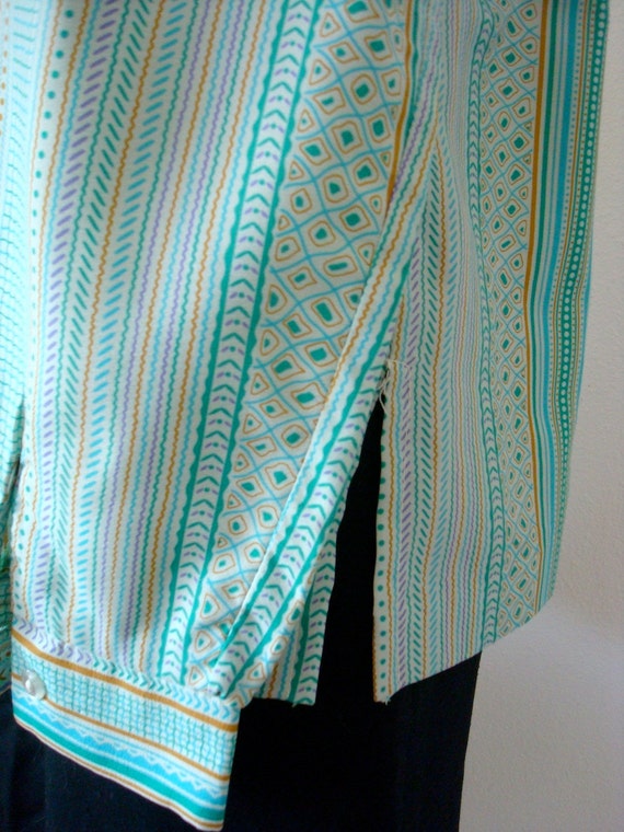 Vintage 1960s Mod Blouse / Geometric Print Casual… - image 4