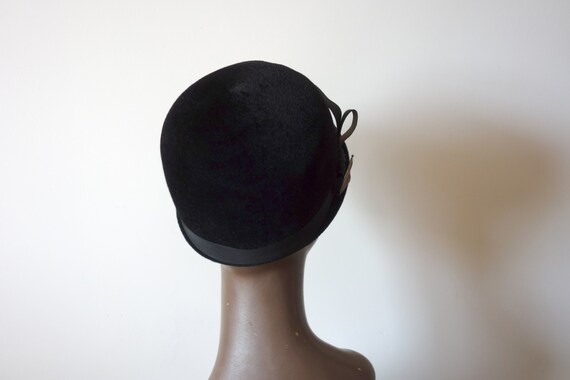 Vintage 1960s Mod Cloche Hat - image 3
