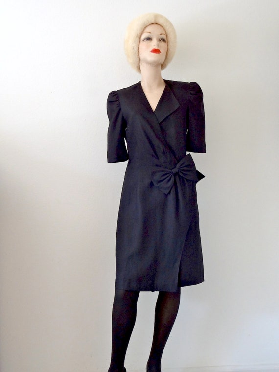 black linen wrap dress / 1980s vintage fashion