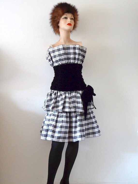 1980s party dress / vintage strapless black and w… - image 1