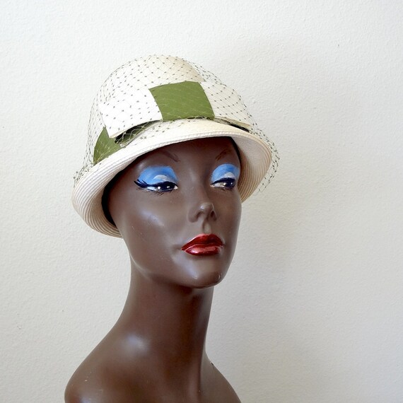 Vintage 1960s Straw Hat mod shiny cream fedora bucket… Gem