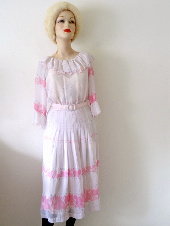1950s Day Dress / vintage pink floral print chiff… - image 2