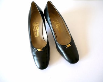 1970s Ferragamo Black Leather Pumps / designer vintage mid heel dress shoes size 7B
