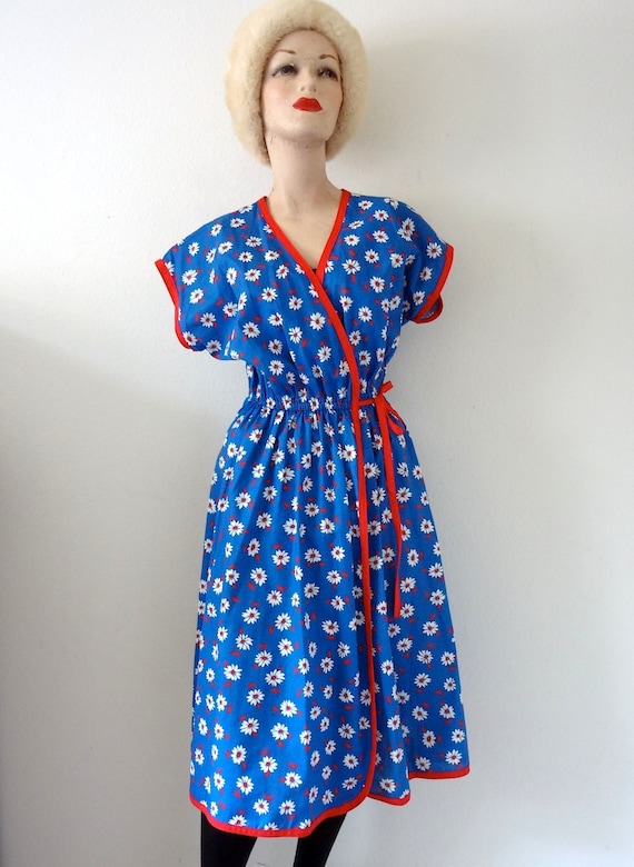 1970s Wrap Dress / floral print sundress / vintage