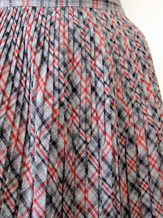 1950s Wool Skirt / pleated plaid a line skirt / p… - image 5
