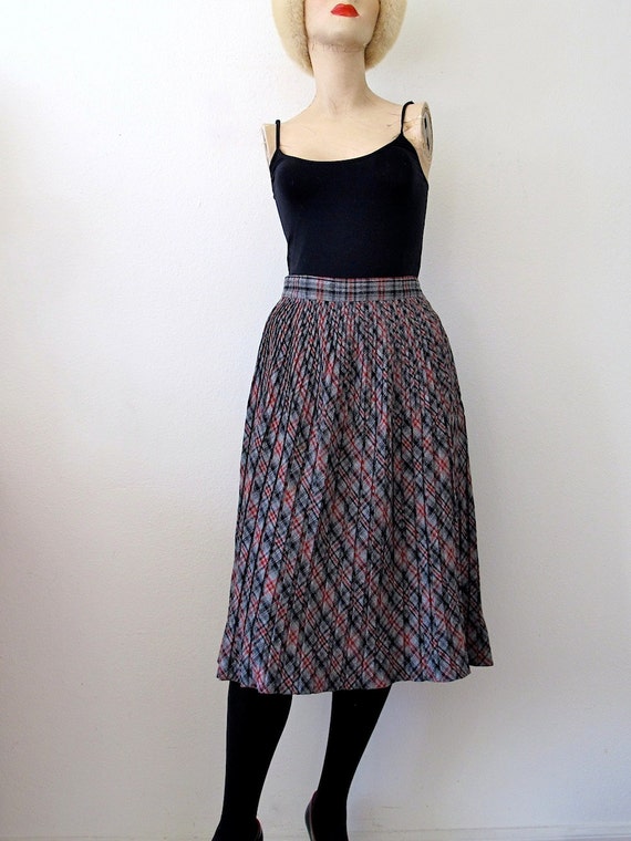 1950s Wool Skirt / pleated plaid a line skirt / p… - image 3