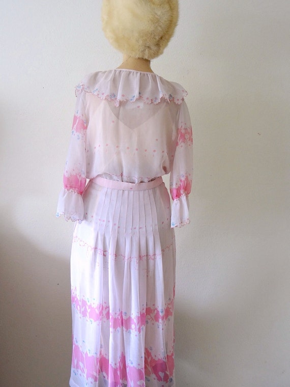 1950s Day Dress / vintage pink floral print chiff… - image 5