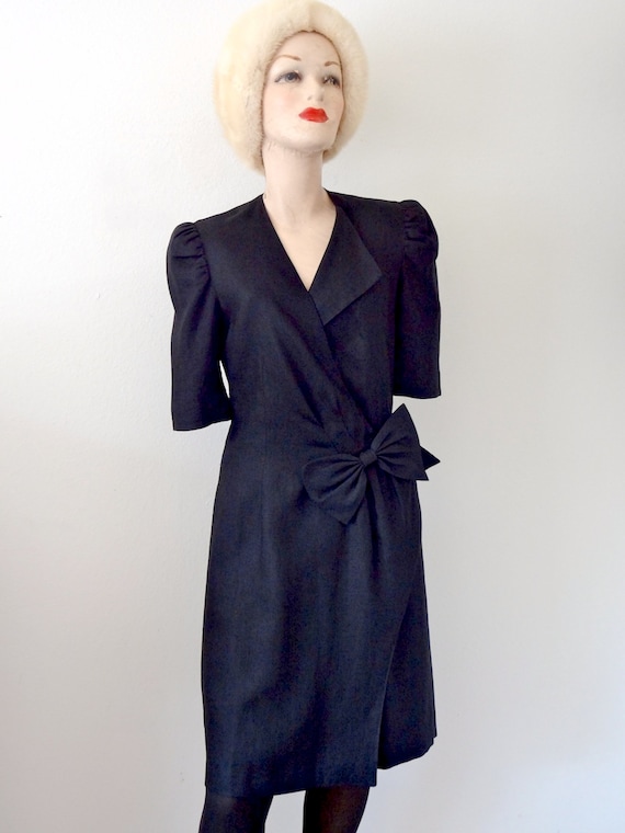 black linen wrap dress / 1980s vintage fashion - image 2