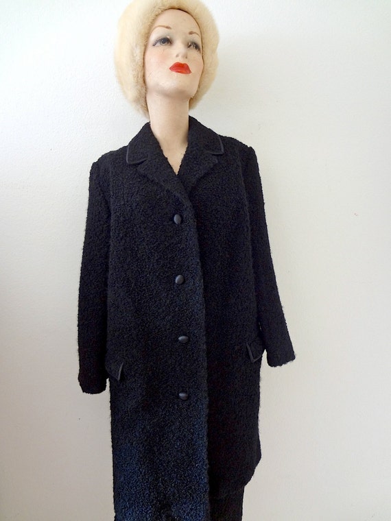 1960s Black Wool Suit / boucle coat and pencil sk… - image 2