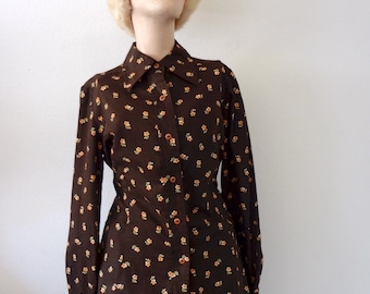 1970s Floral Print Blouse / vintage fitted long sleeve womens shirt