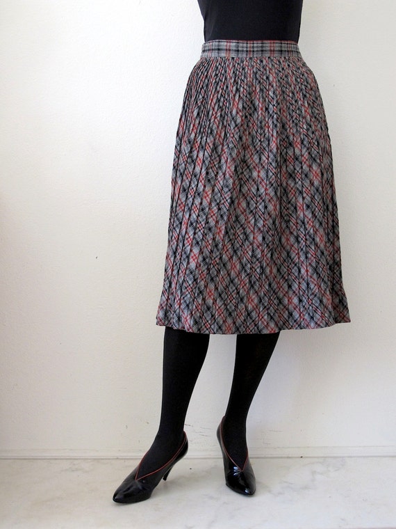 1950s Wool Skirt / pleated plaid a line skirt / p… - image 4