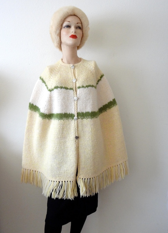 1970s Knit Cape / Hand Knit Poncho with Fringe / v