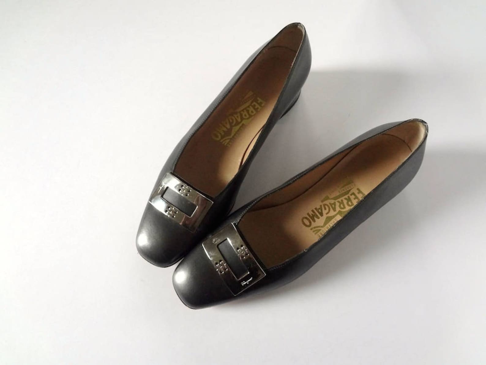 vintage ferragamo ballet flats leather low heel shoes with metal buckle - size 36b