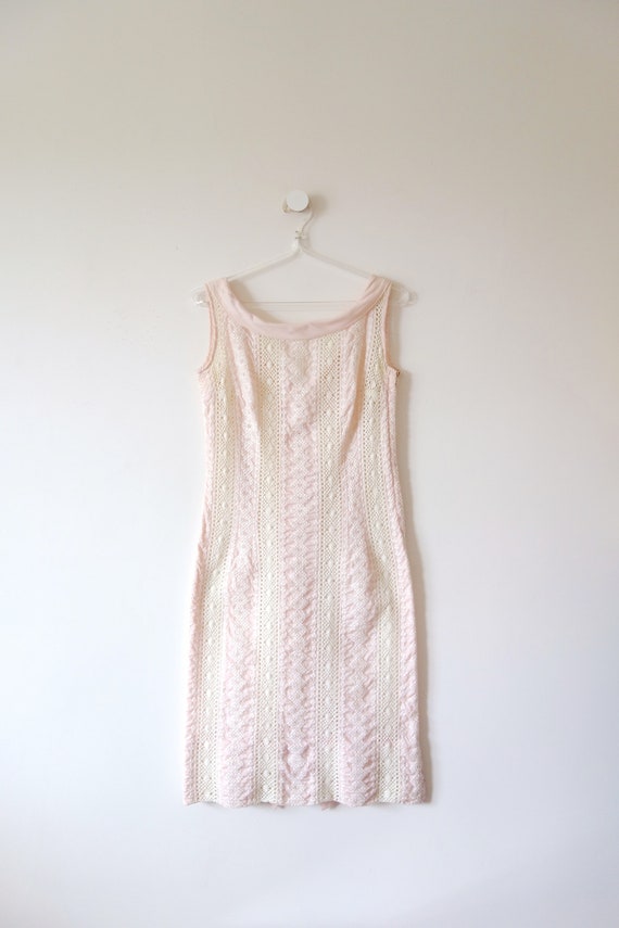 1960s Embroidered Pink Shift Dress | vintage spri… - image 6