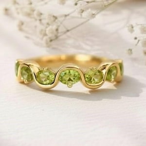 Ovale peridot trouwring, 14K Gold Wave Band Ring, Aquamarijn Peridot Robijn Stapelring, Eternity Ring, Bruidsverjaardag Ringcadeau