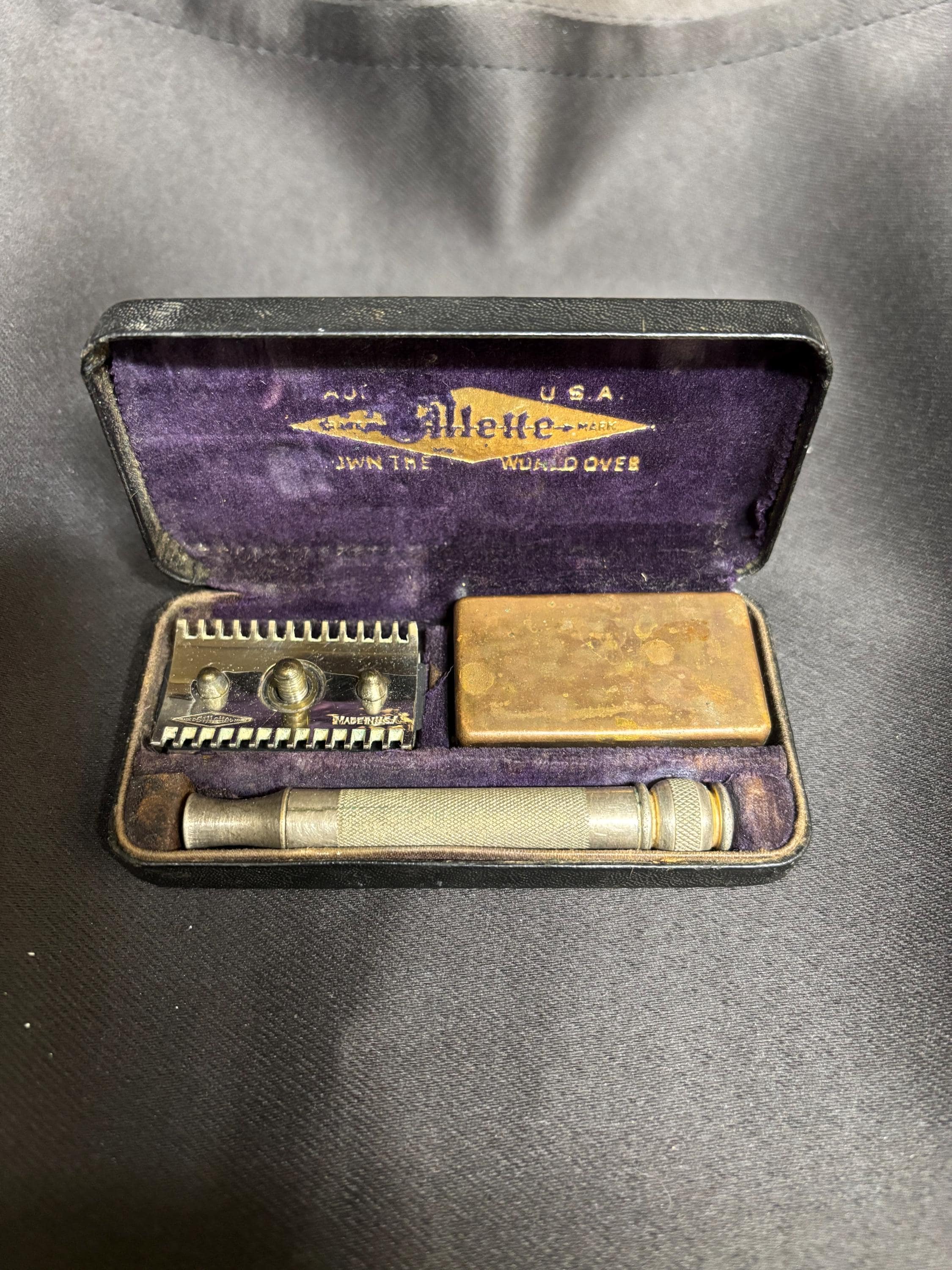 Vintage Gillette shaving kit 1960's
