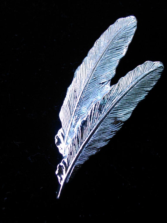 GERRYS signed vintage feather brooch