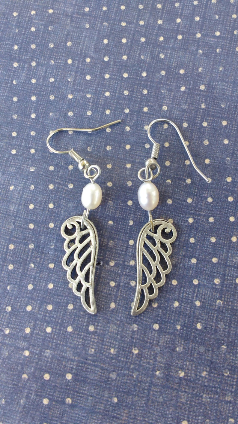 Silver tone wings earrings bird pearl beads image 3