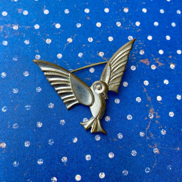 Pretty vintage silver tone bird swallow brooch