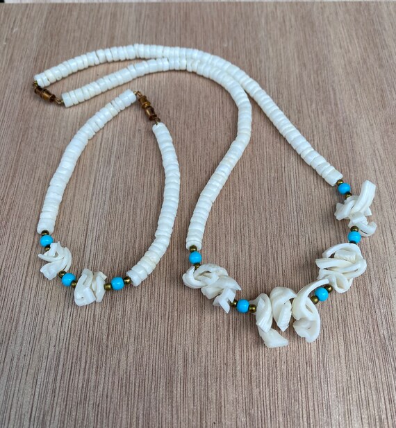 美しいヴィンテージプカシェル彫刻のネックレスとブレスレットセット 