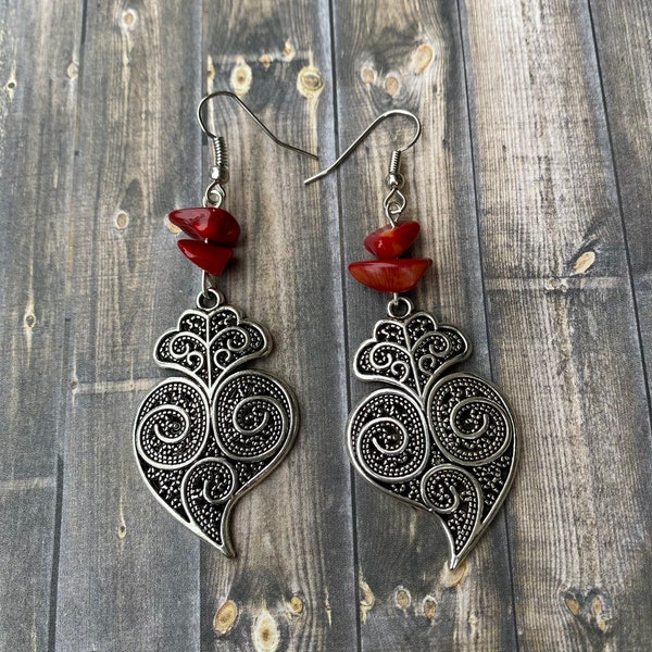 Beautiful Portuguese Viana sacred heart earrings in a silver tone with coral chips